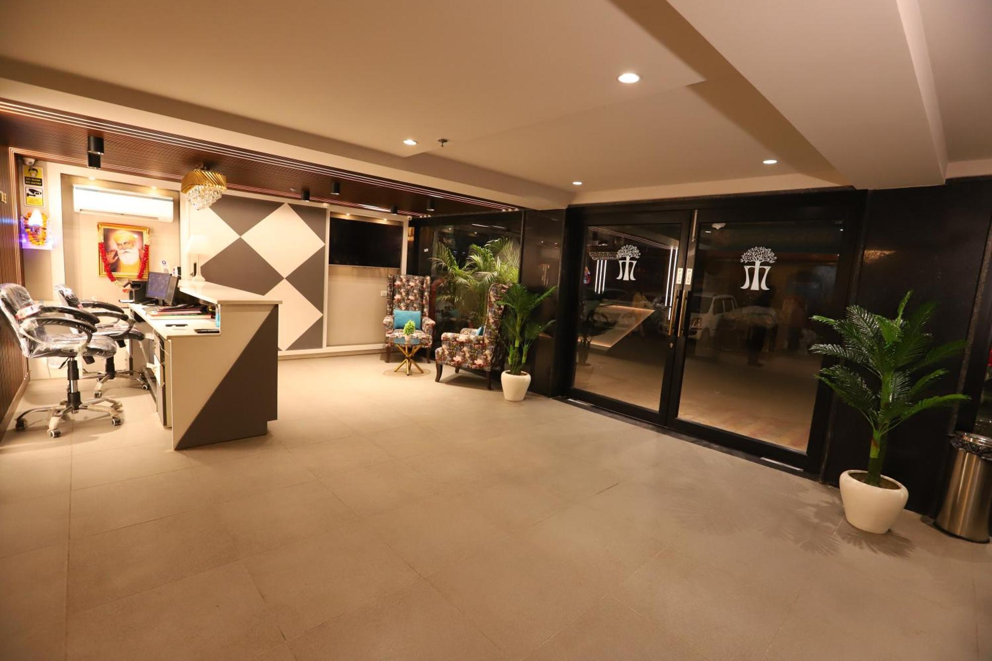 Hotel The Magic Tree - Paharganj Нью-Дели Экстерьер фото